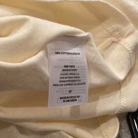 Disney Pixar Toy Story Package includes a book, the video and a 4T T-Shirt - Picture 7 of 8